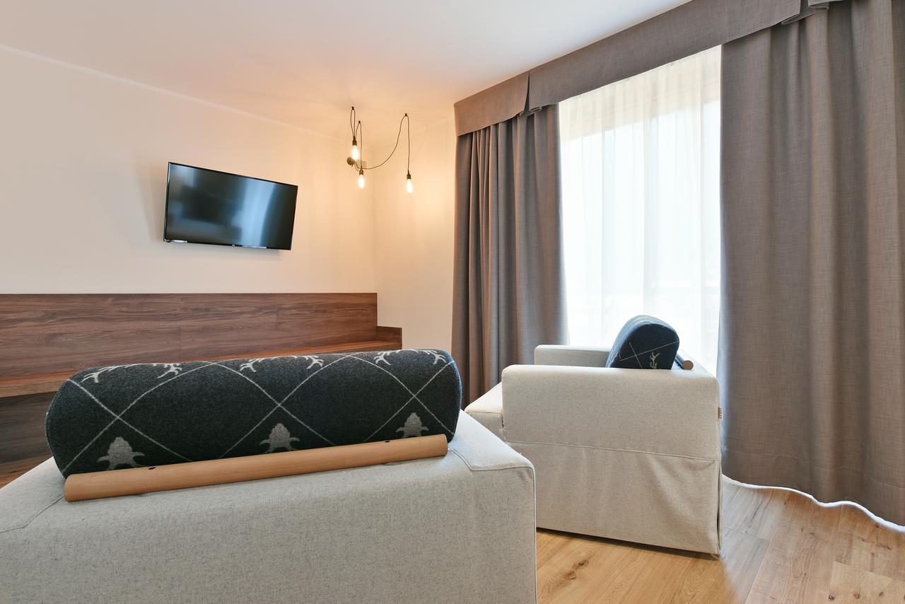 Dolomeet Boutique Hotel Pinzolo Eksteriør billede